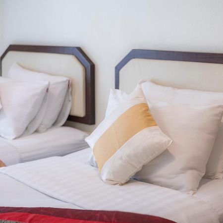 Manee Cool Mueang Hotel Чиангмай Екстериор снимка