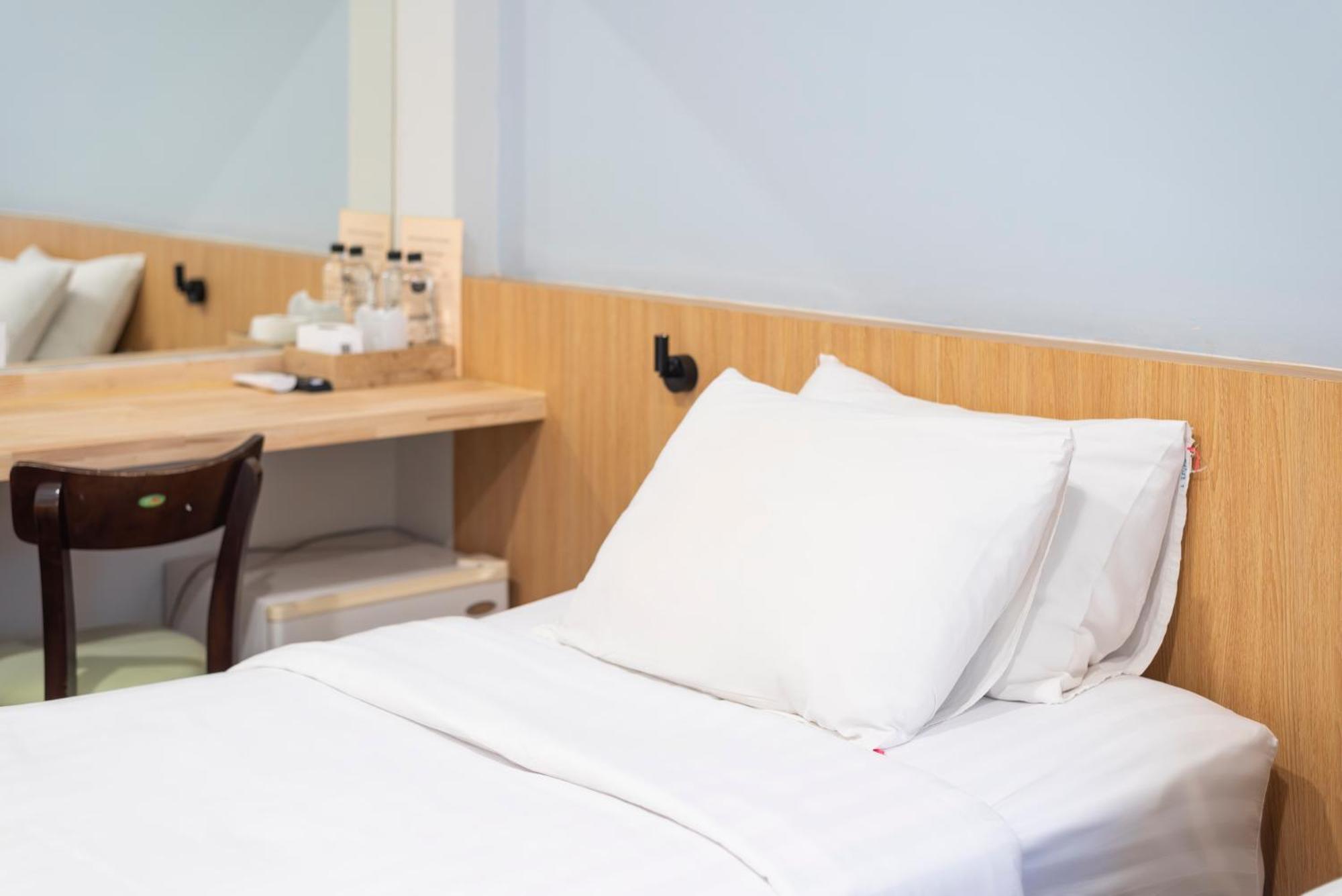 Manee Cool Mueang Hotel Чиангмай Екстериор снимка