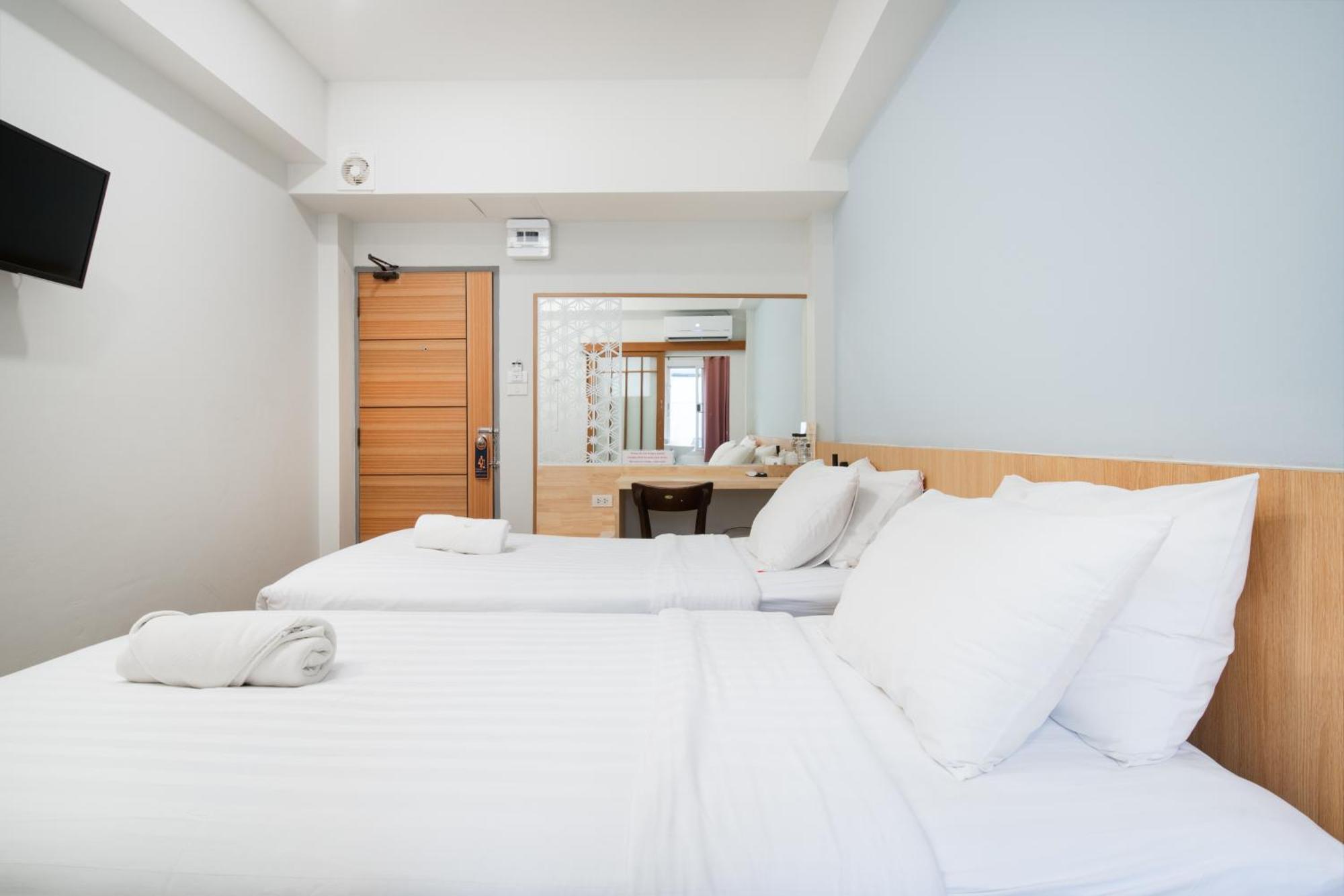 Manee Cool Mueang Hotel Чиангмай Екстериор снимка
