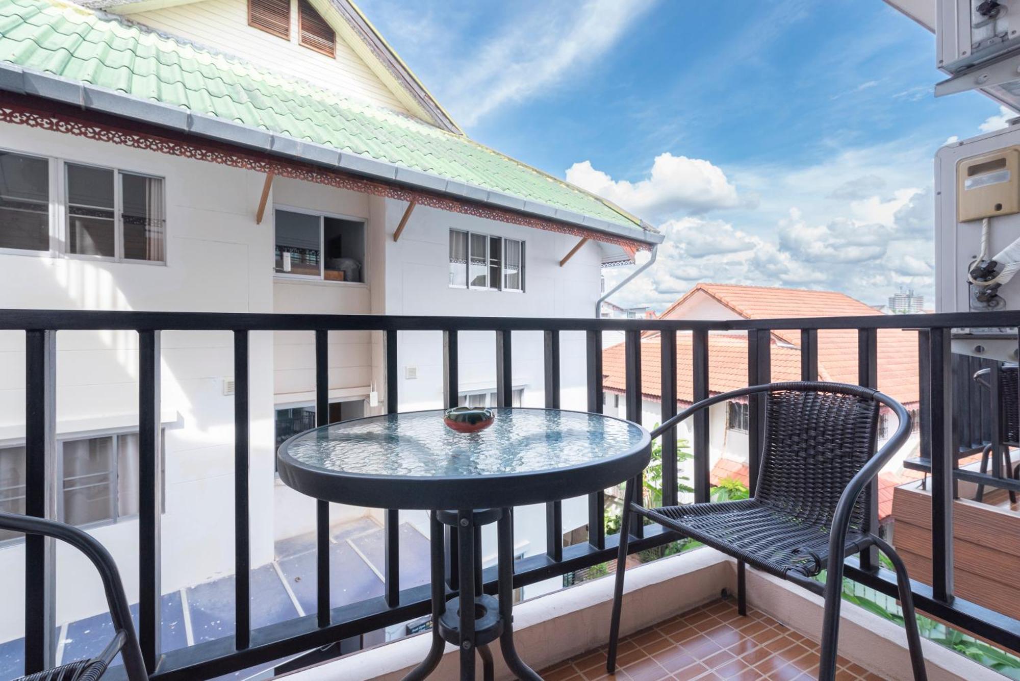Manee Cool Mueang Hotel Чиангмай Екстериор снимка