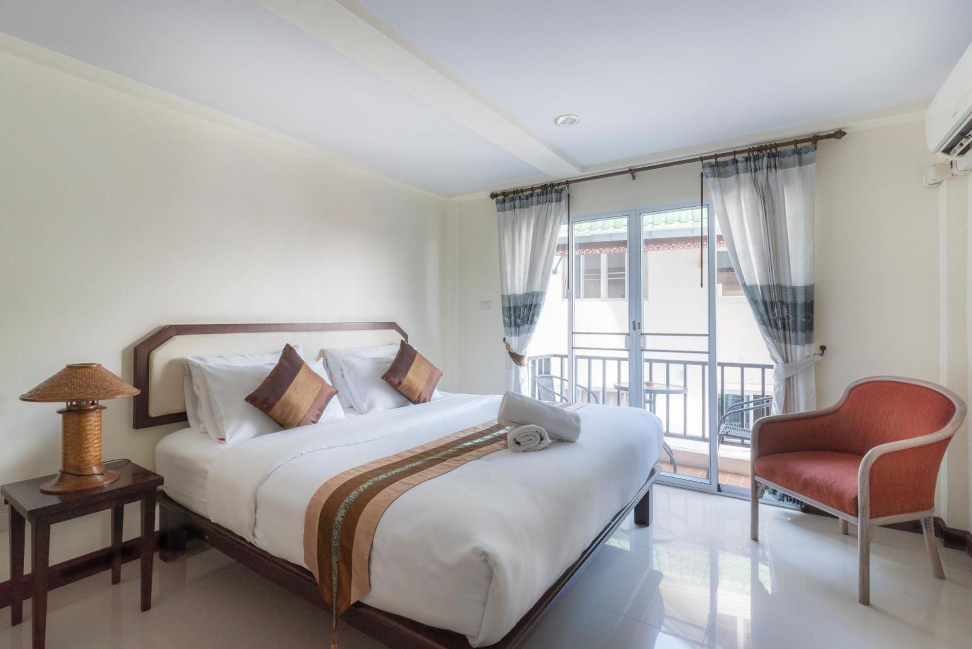 Manee Cool Mueang Hotel Чиангмай Екстериор снимка