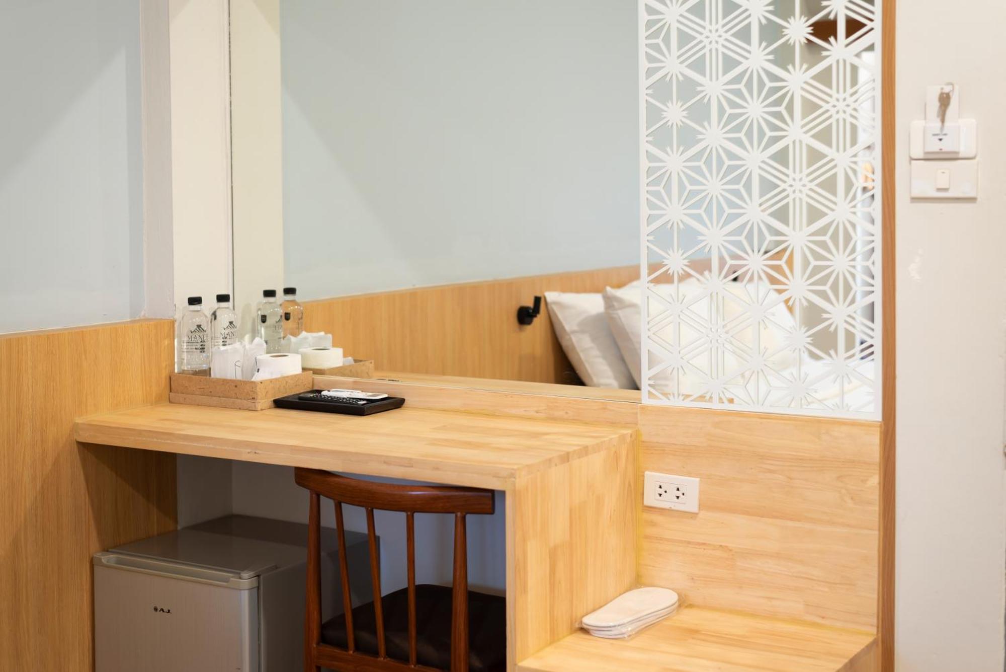 Manee Cool Mueang Hotel Чиангмай Екстериор снимка