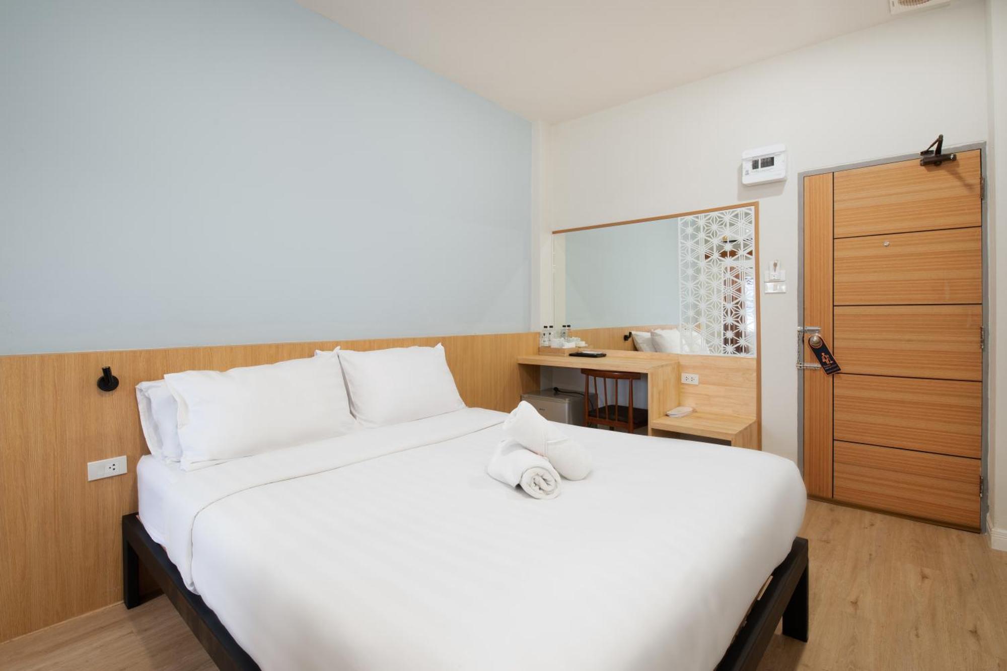 Manee Cool Mueang Hotel Чиангмай Екстериор снимка