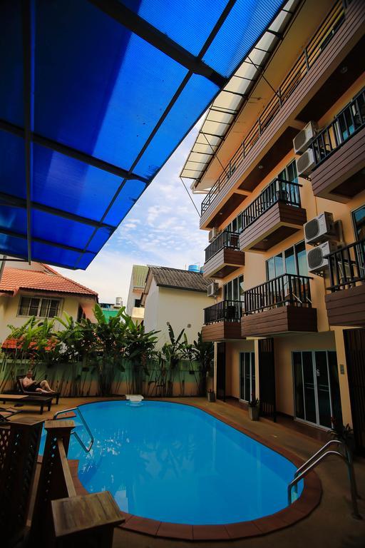Manee Cool Mueang Hotel Чиангмай Екстериор снимка