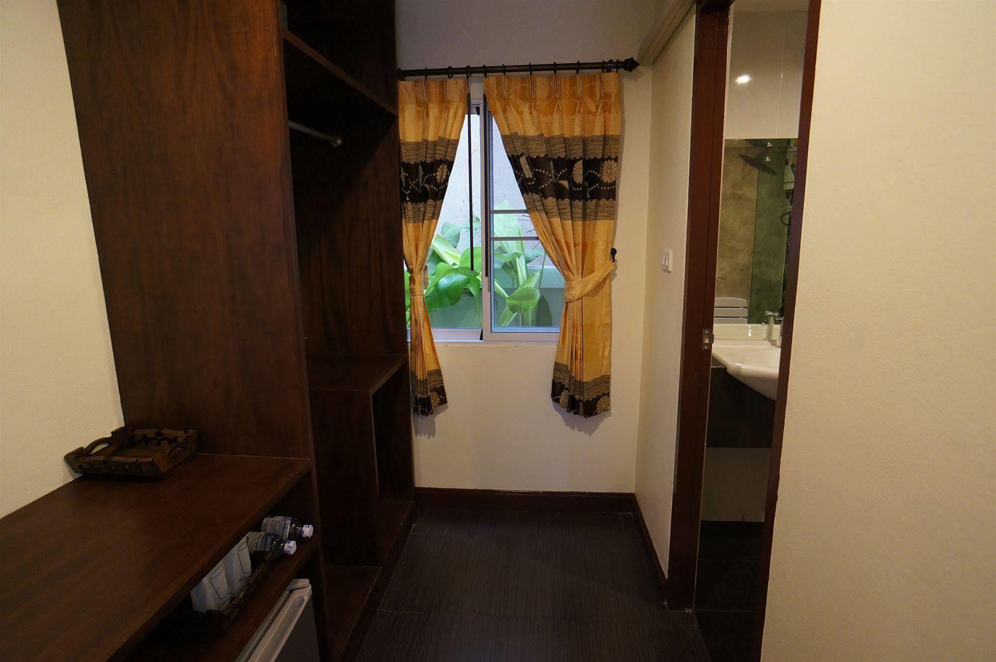Manee Cool Mueang Hotel Чиангмай Екстериор снимка